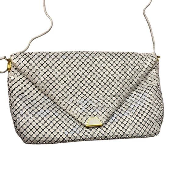 La Regale Gray and White Clutch with Metallic Mesh Vintage - Picture 1 of 8
